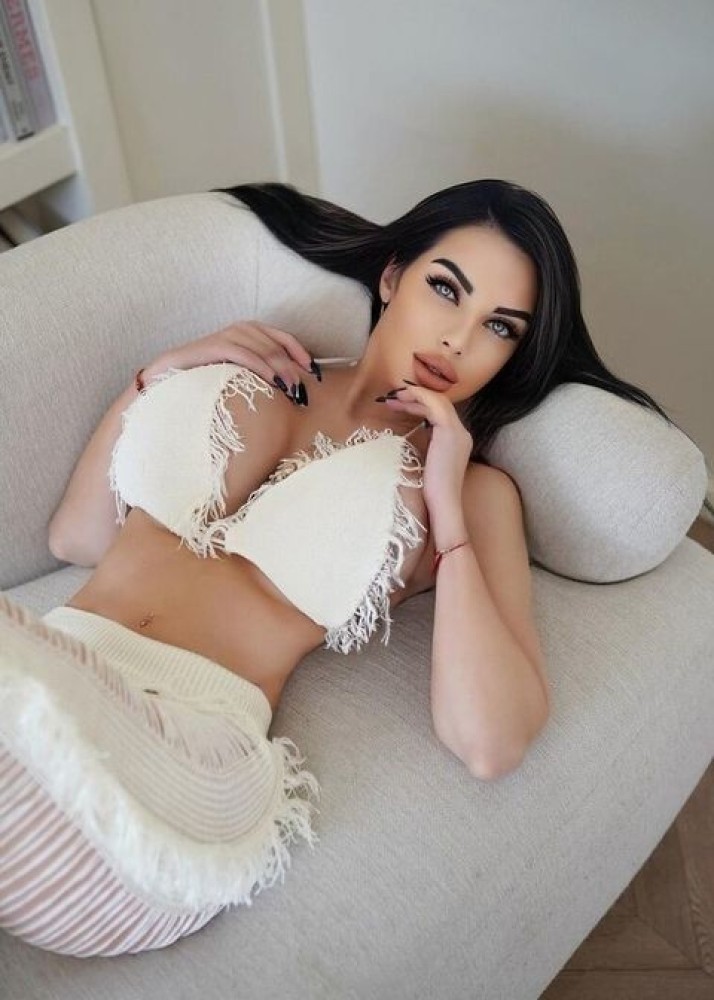 Индивидуалка Карина фото № 2 в городе Пестово